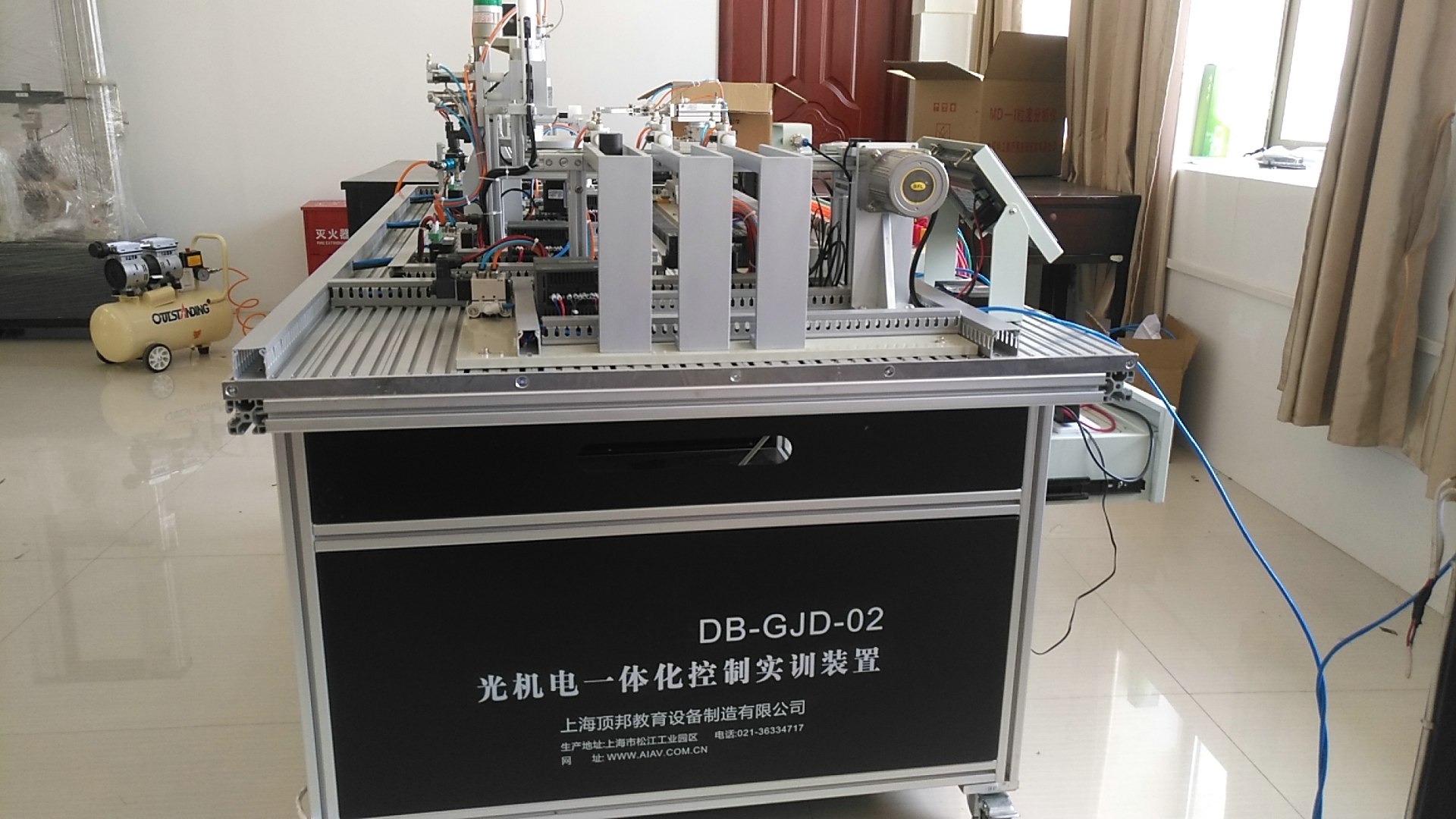 光机电一体化控制实训设备(图3) 光机电一体化控制实训设备